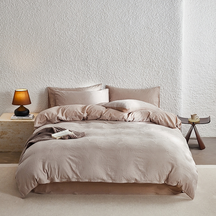 91家纺网 家纺一手货源 找家纺 2025春夏新品染色水洗大提花四件套 叶语-卡其