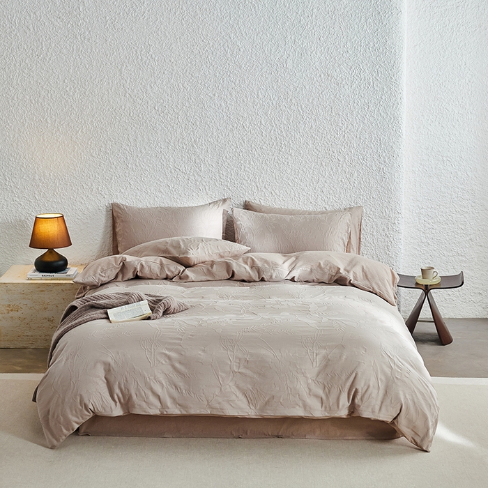 91家纺网 家纺一手货源 找家纺 2025春夏新品染色水洗大提花四件套 叶影-卡其