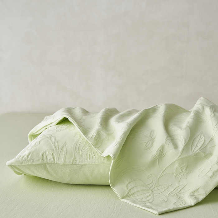 91家纺网 家纺一手货源 找家纺 2025春夏新品染色水洗大提花单品枕套 染黛-嫩绿