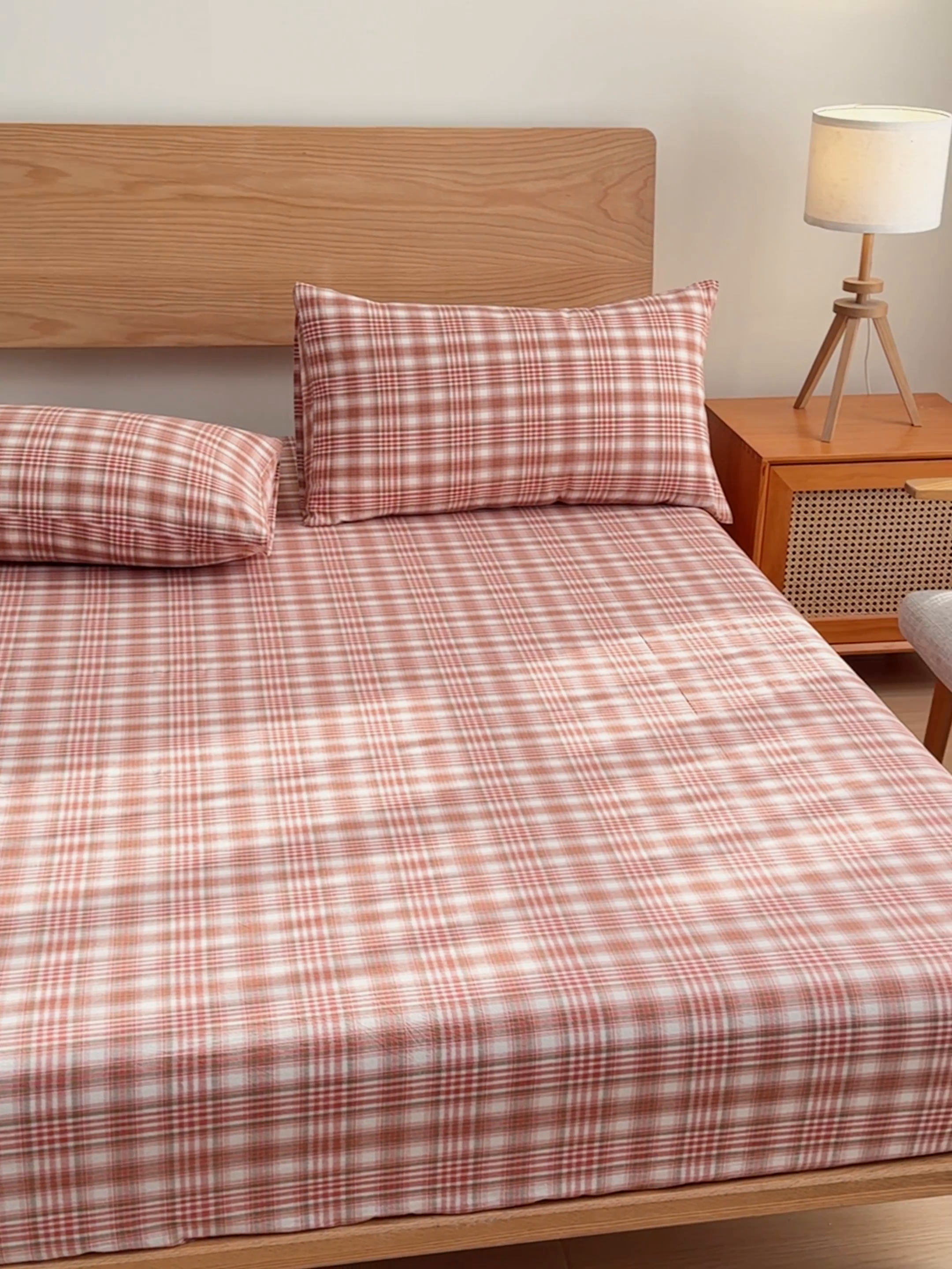 91家纺网 家纺一手货源 找家纺 2025新款简约款色织水洗棉单品床笠 可可粉