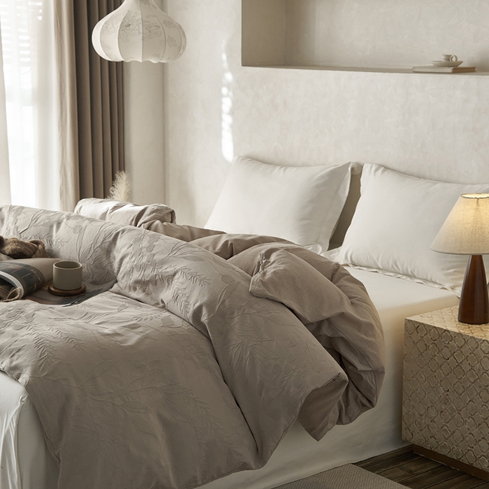 91家纺网 家纺一手货源 找家纺 2025春夏新品染色水洗大提花单品被套 叶影-卡其