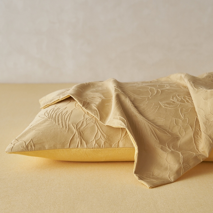 91家纺网 家纺一手货源 找家纺 2025春夏新品染色水洗大提花单品枕套 小银勾-驼黄