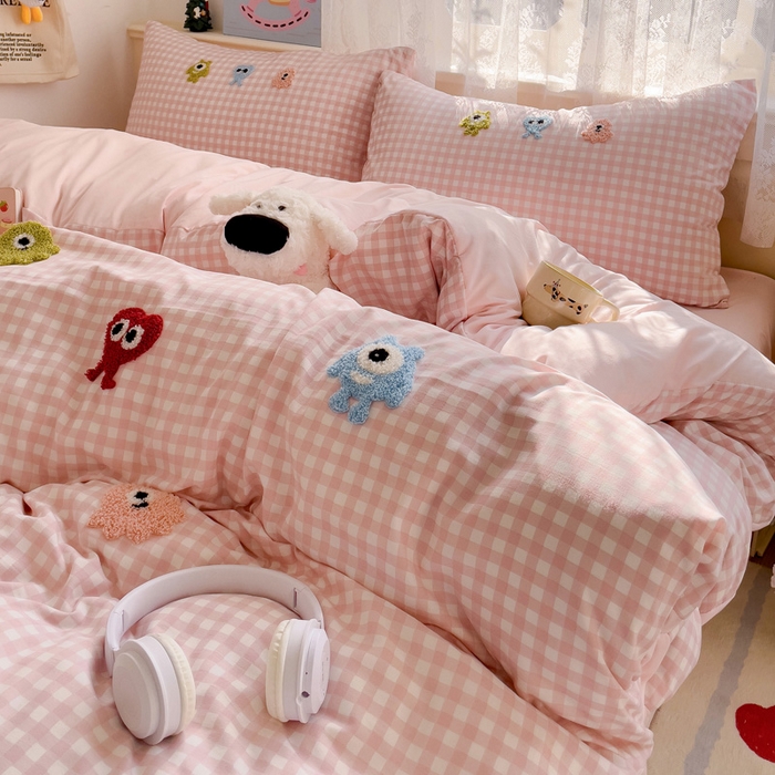 91家纺网 家纺一手货源 找家纺 （总）梦之岛 2025新款多巴胺ins云朵棉小怪兽可爱毛巾绣四件套