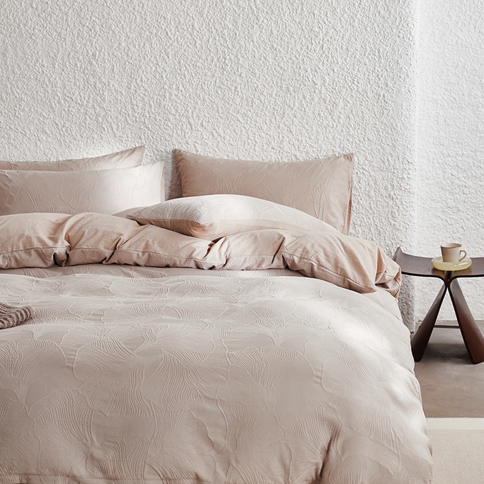 91家纺网 家纺一手货源 找家纺 2025春夏新品染色水洗大提花四件套 叶语-卡其