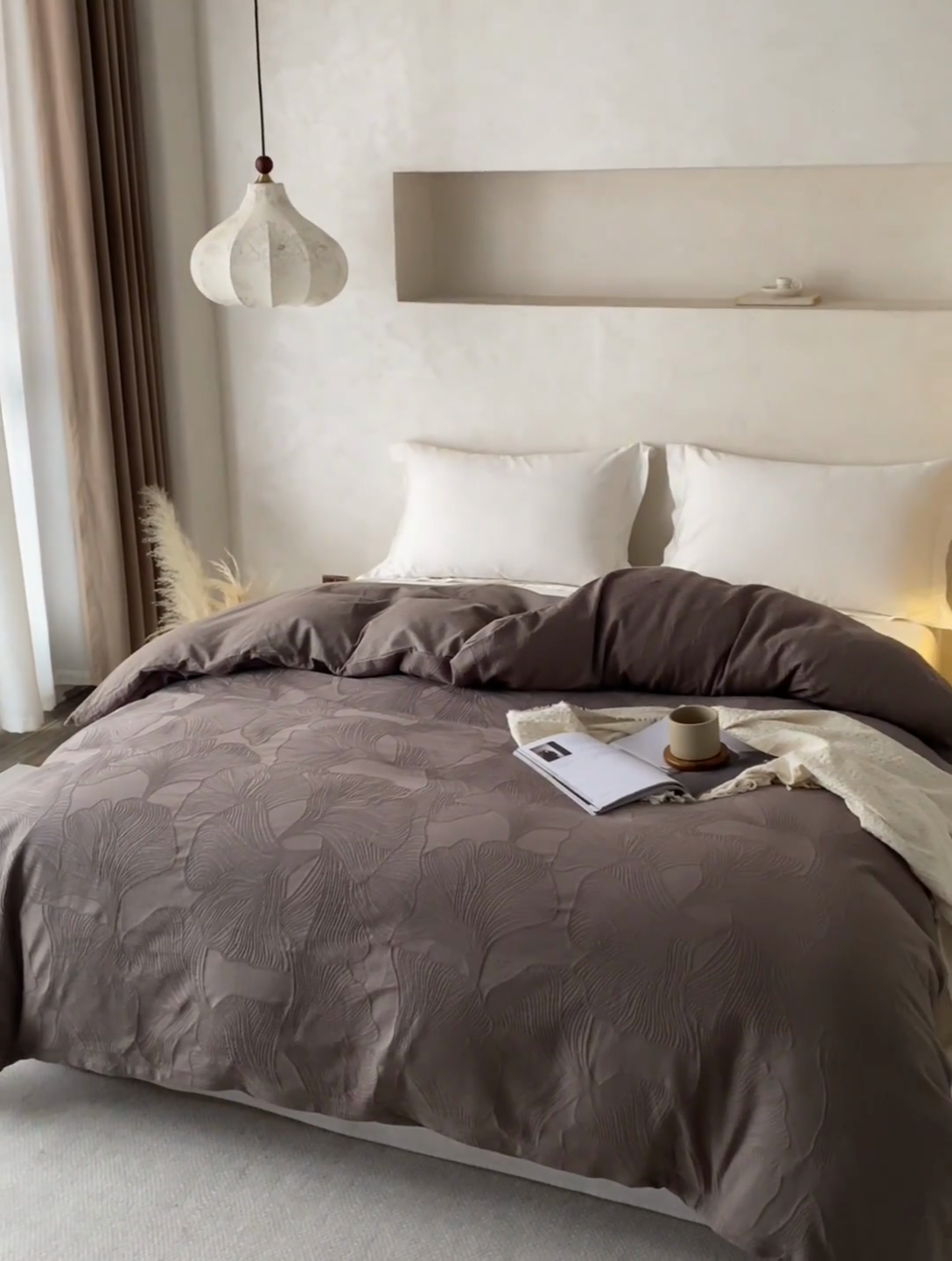 91家纺网 家纺一手货源 找家纺 2025春夏新品染色水洗大提花单品被套 叶语-浅灰