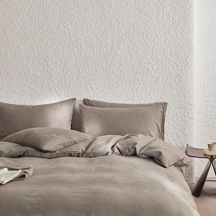 91家纺网 家纺一手货源 找家纺 2025春夏新品染色水洗大提花四件套 叶语-浅灰