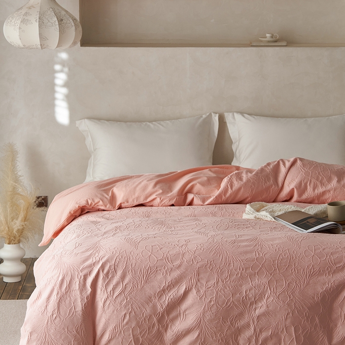 91家纺网 家纺一手货源 找家纺 2025春夏新品染色水洗大提花单品被套 小银勾-嫩粉