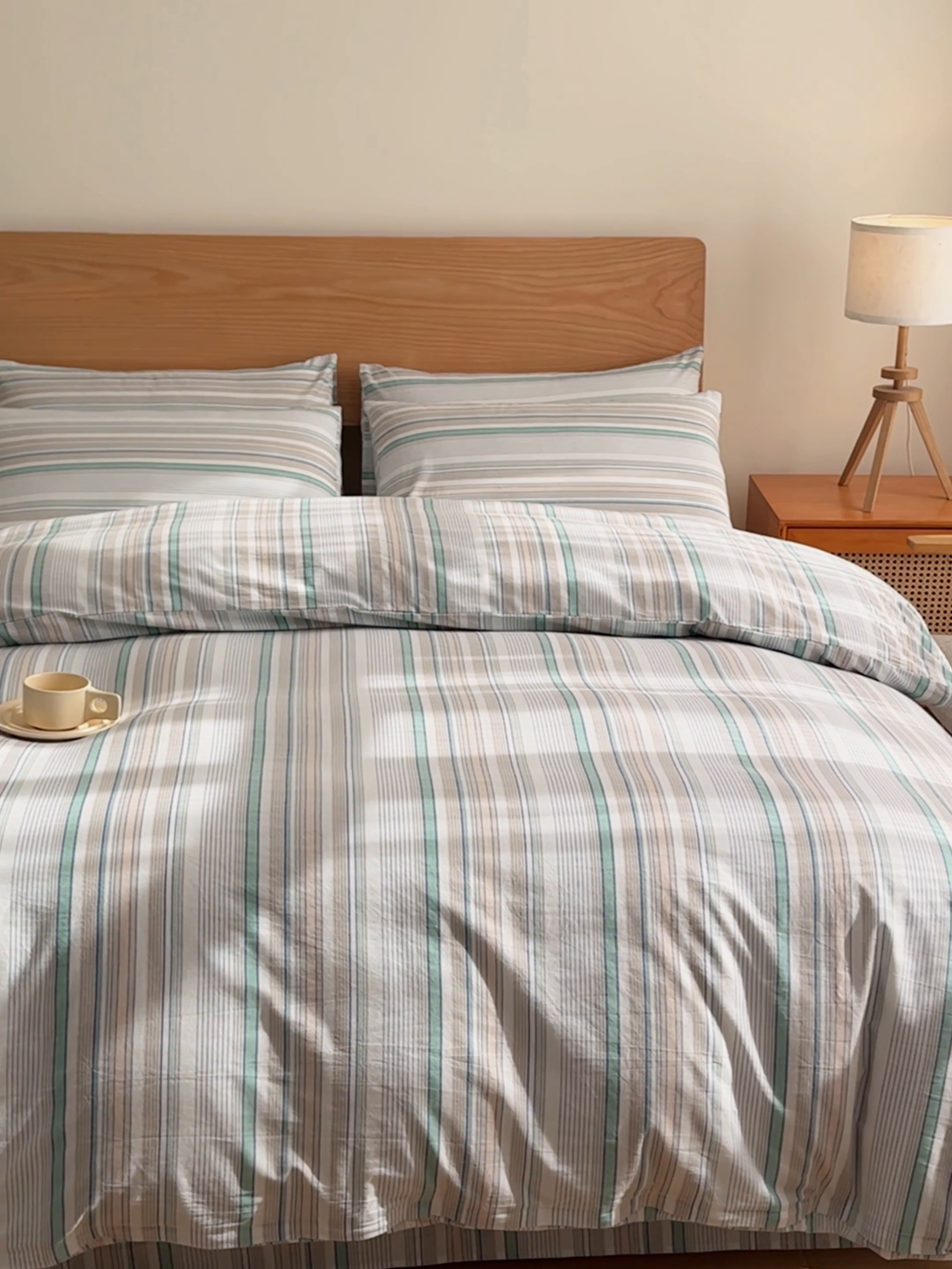 91家纺网 家纺一手货源 找家纺 2025新款简约款色织水洗棉四件套 沐妍绿