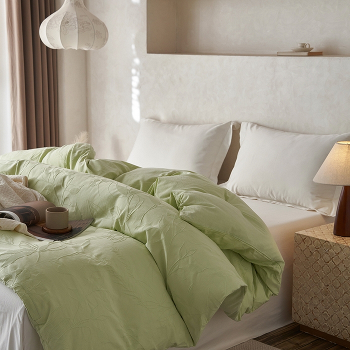 91家纺网 家纺一手货源 找家纺 2025春夏新品染色水洗大提花单品被套 叶影-嫩绿