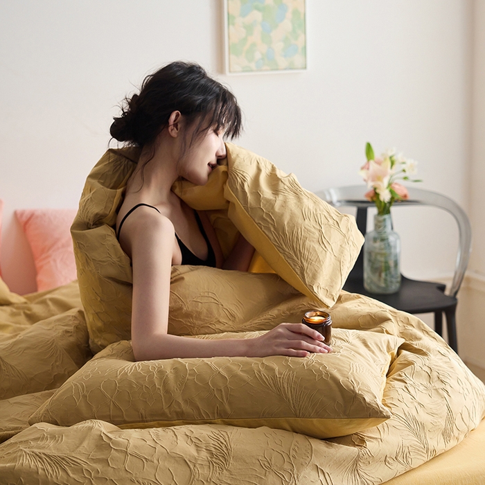 91家纺网 家纺一手货源 找家纺 2025春夏新品染色水洗大提花四件套 小银勾-驼黄