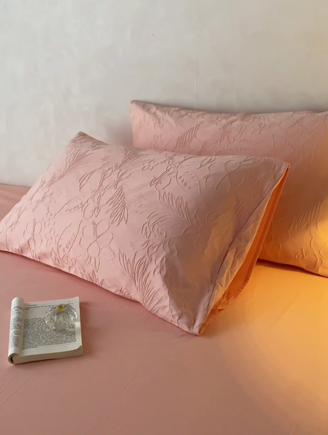 91家纺网 家纺一手货源 找家纺 2025春夏新品染色水洗大提花单品枕套 小银勾-嫩粉