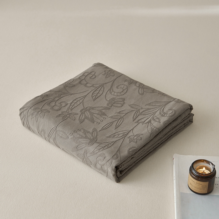 91家纺网 家纺一手货源 找家纺 2025春夏新品染色水洗大提花单品被套 染黛-浅灰