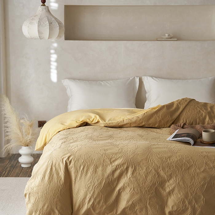 91家纺网 家纺一手货源 找家纺 2025春夏新品染色水洗大提花单品被套 小银勾-驼黄