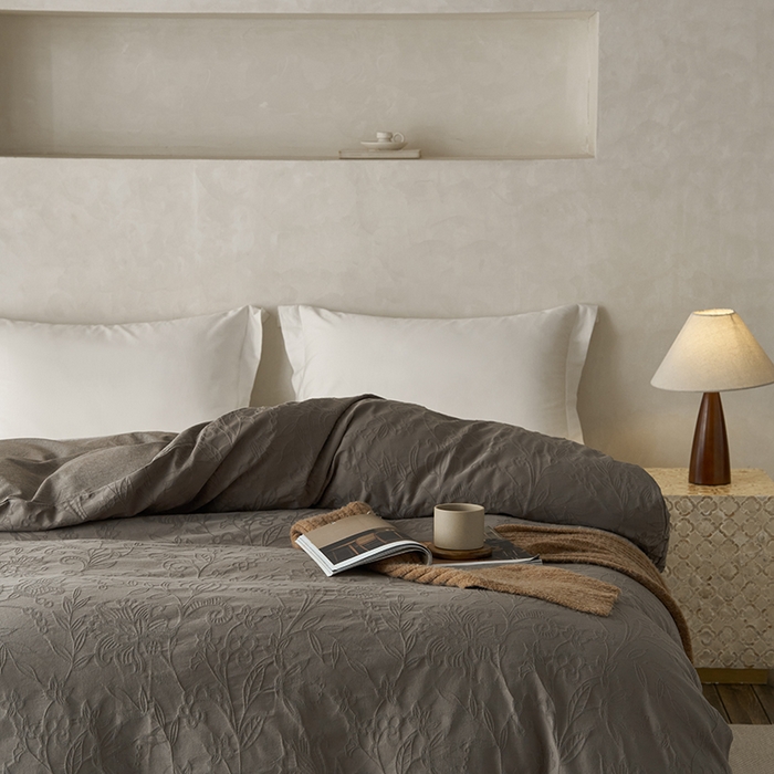 91家纺网 家纺一手货源 找家纺 2025春夏新品染色水洗大提花单品被套 染黛-浅灰