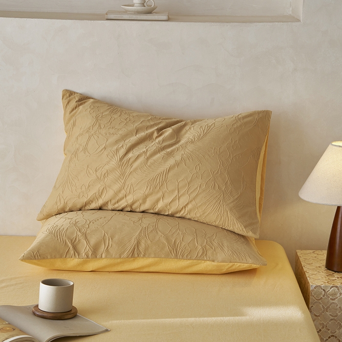 91家纺网 家纺一手货源 找家纺 2025春夏新品染色水洗大提花单品枕套 小银勾-驼黄