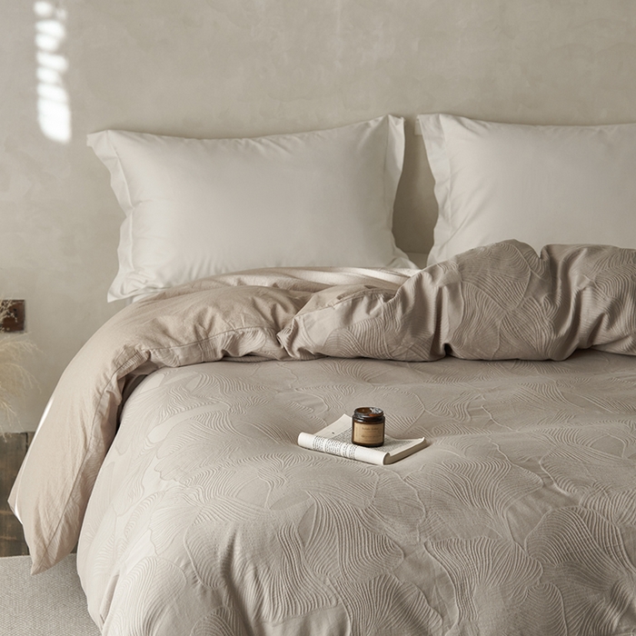 91家纺网 家纺一手货源 找家纺 2025春夏新品染色水洗大提花单品被套 叶语-卡其