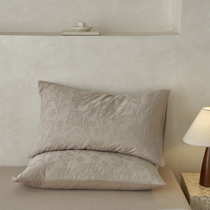 91家纺网 家纺一手货源 找家纺 2025春夏新品染色水洗大提花单品枕套 染黛-卡其