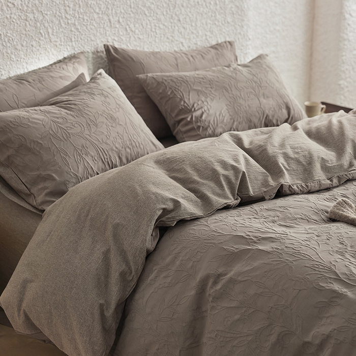 91家纺网 家纺一手货源 找家纺 2025春夏新品染色水洗大提花四件套 染黛-浅灰