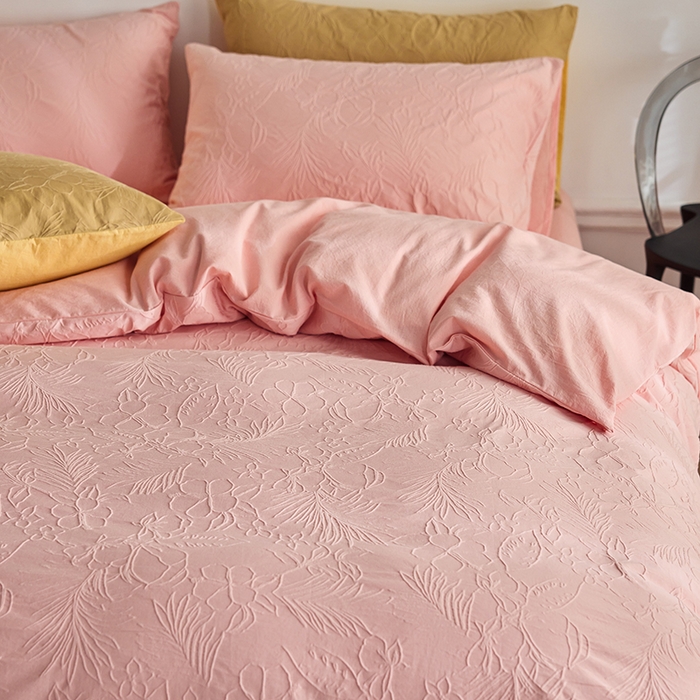 91家纺网 家纺一手货源 找家纺 2025春夏新品染色水洗大提花四件套 小银勾-嫩粉