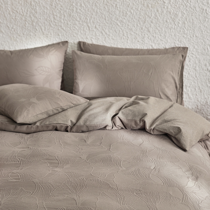 91家纺网 家纺一手货源 找家纺 2025春夏新品染色水洗大提花四件套 叶语-浅灰