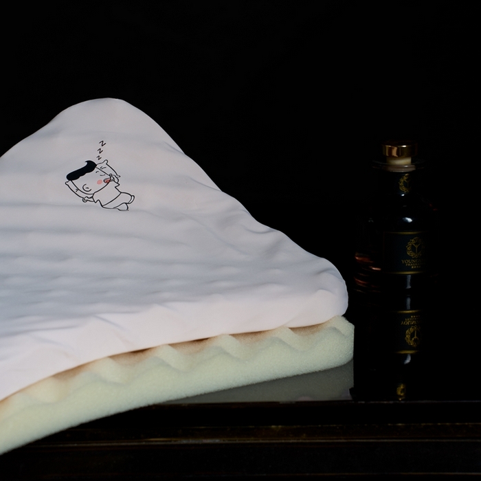 91家纺网 家纺一手货源 找家纺 （总）中胶硅胶 2025新款婴幼儿酒窝枕 硅胶枕