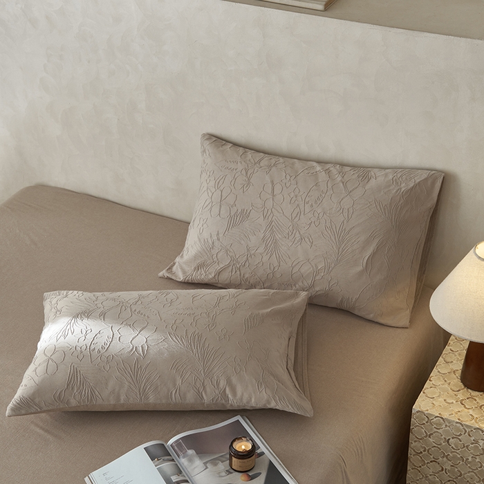 91家纺网 家纺一手货源 找家纺 2025春夏新品染色水洗大提花单品枕套 小银勾-卡其