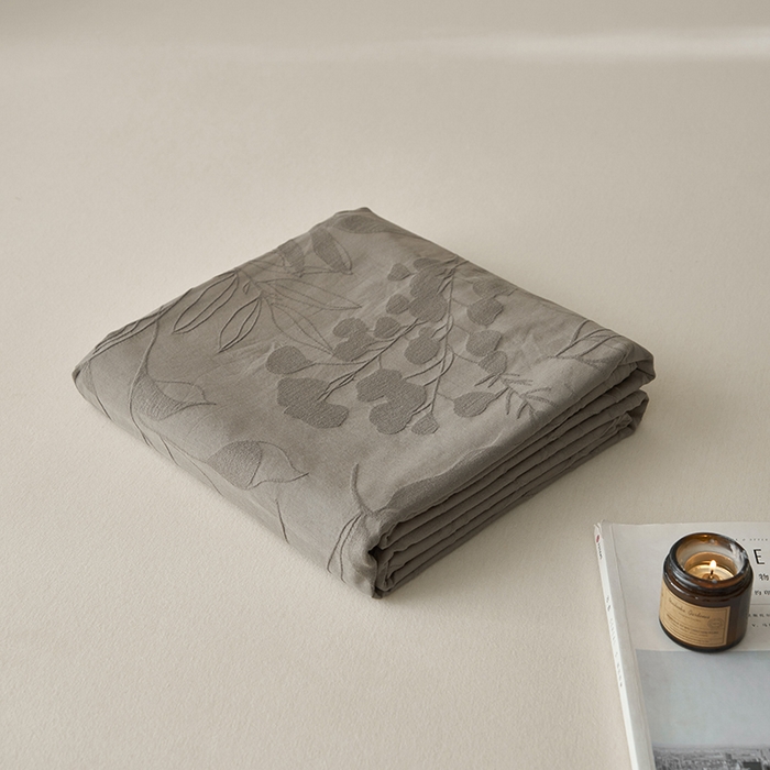 91家纺网 家纺一手货源 找家纺 2025春夏新品染色水洗大提花单品被套 叶影-浅灰