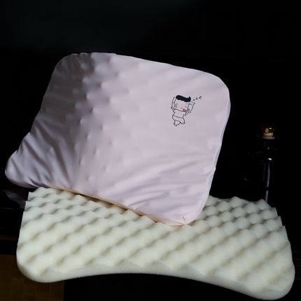 91家纺网 家纺一手货源 找家纺 （总）中胶硅胶 2025新款婴幼儿酒窝枕 硅胶枕