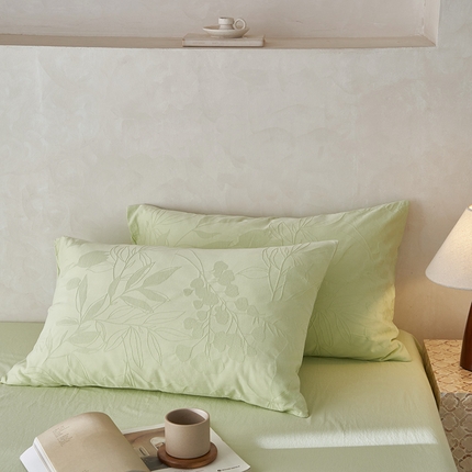 91家纺网 家纺一手货源 找家纺 2025春夏新品染色水洗大提花单品枕套 叶影-嫩绿