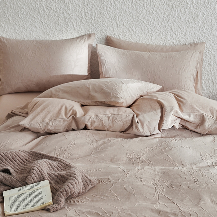 91家纺网 家纺一手货源 找家纺 2025春夏新品染色水洗大提花四件套 叶影-卡其