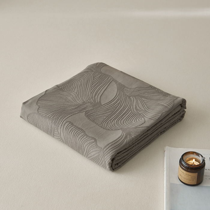 91家纺网 家纺一手货源 找家纺 2025春夏新品染色水洗大提花单品被套 叶语-浅灰