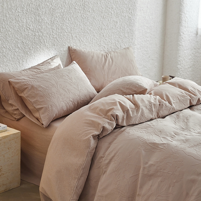 91家纺网 家纺一手货源 找家纺 2025春夏新品染色水洗大提花四件套 叶影-卡其