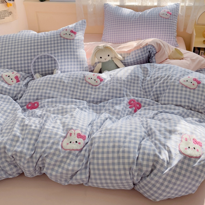 91家纺网 家纺一手货源 找家纺 梦之岛 2025云朵棉ins格子小兔可爱毛巾绣四件套 格子小兔-蓝