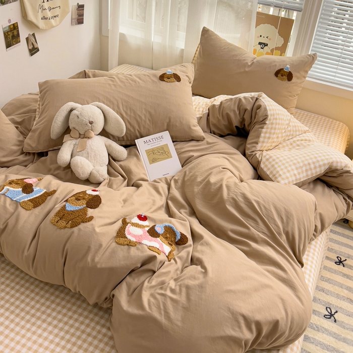 91家纺网 家纺一手货源 找家纺 梦之岛 2025云朵棉ins腊肠狗可爱毛巾绣四件套 格子小狗-驼