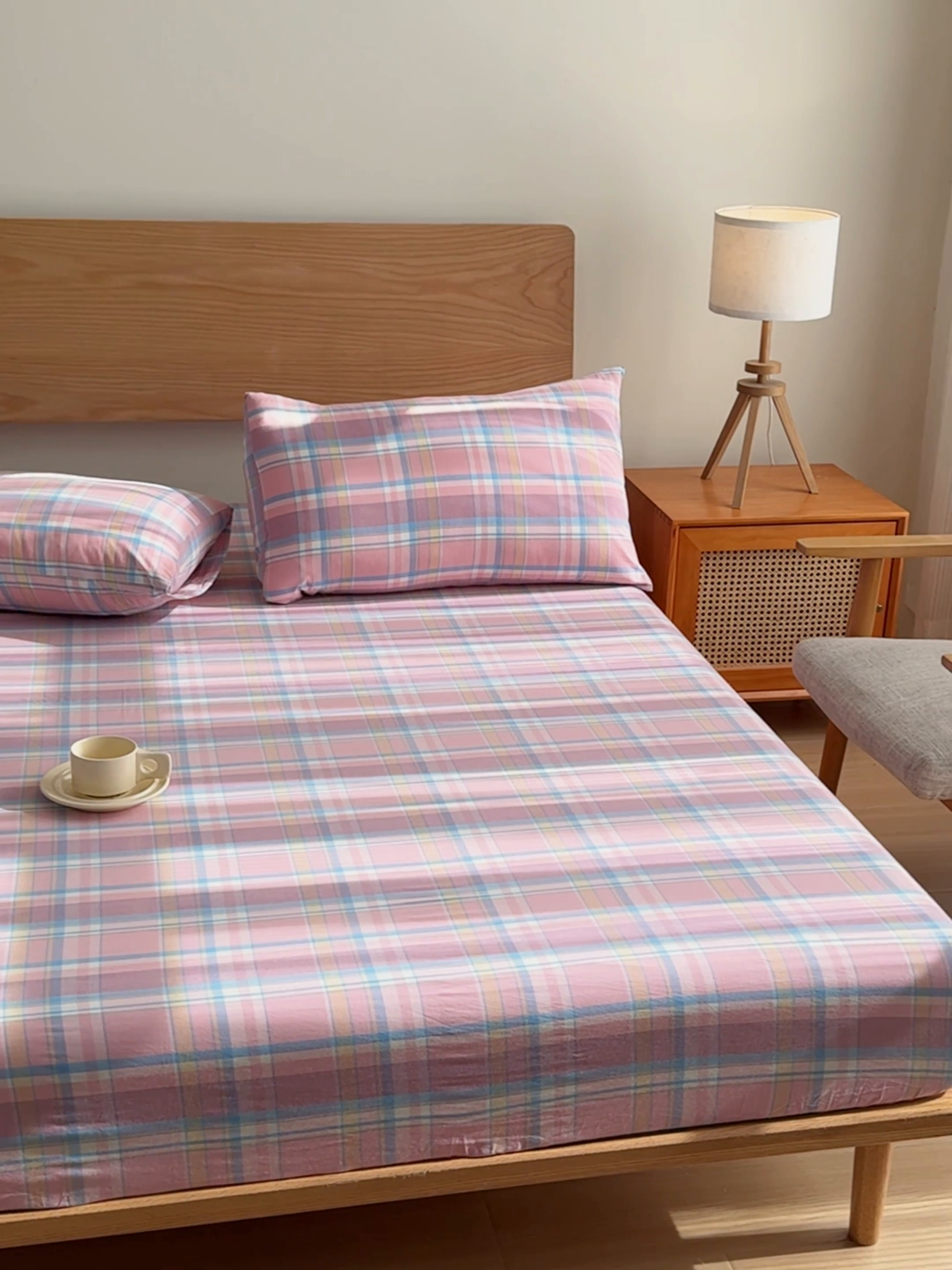 91家纺网 家纺一手货源 找家纺 2025新款简约款色织水洗棉单品床笠 昭华粉