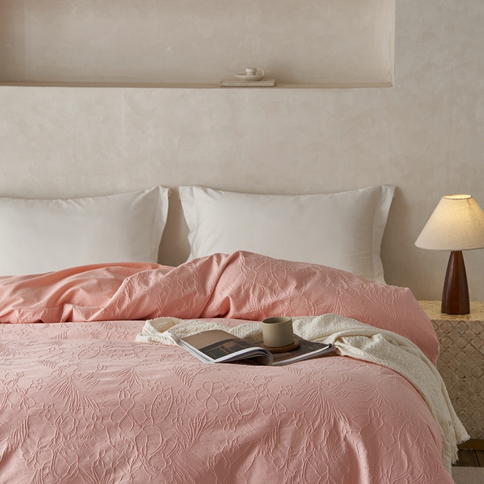 91家纺网 家纺一手货源 找家纺 2025春夏新品染色水洗大提花单品被套 小银勾-嫩粉