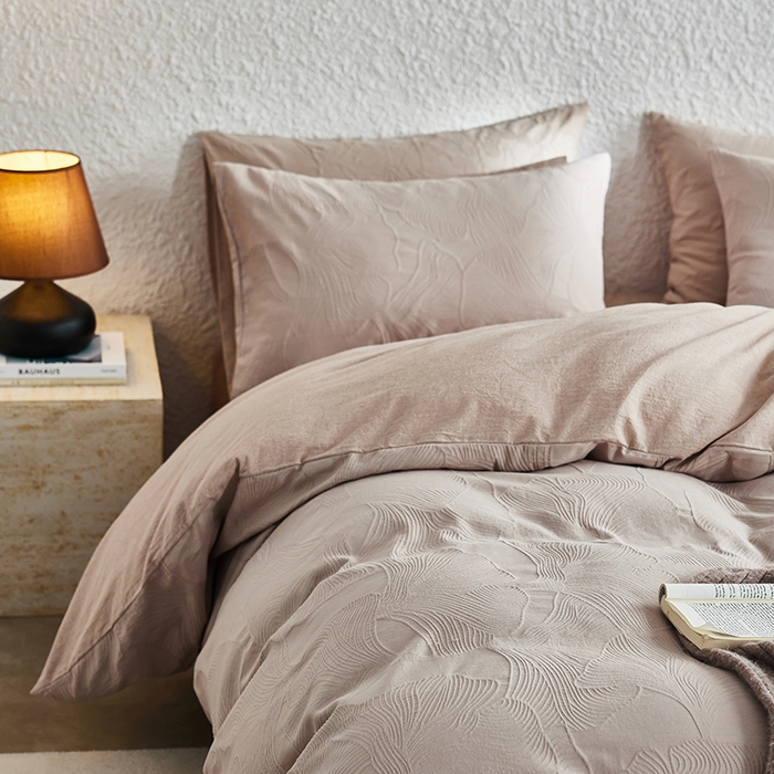 91家纺网 家纺一手货源 找家纺 2025春夏新品染色水洗大提花四件套 叶语-卡其