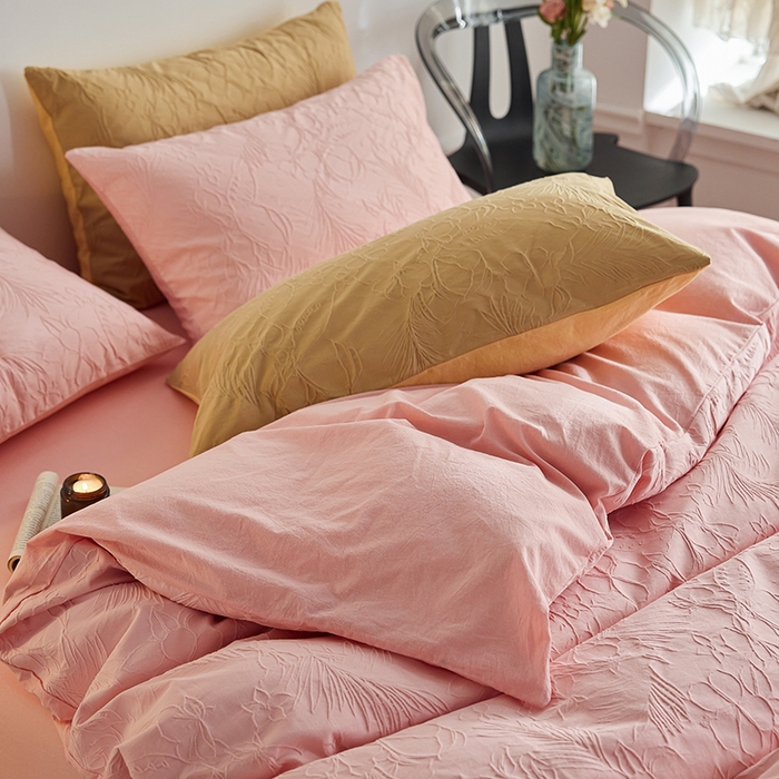 91家纺网 家纺一手货源 找家纺 2025春夏新品染色水洗大提花四件套 小银勾-嫩粉