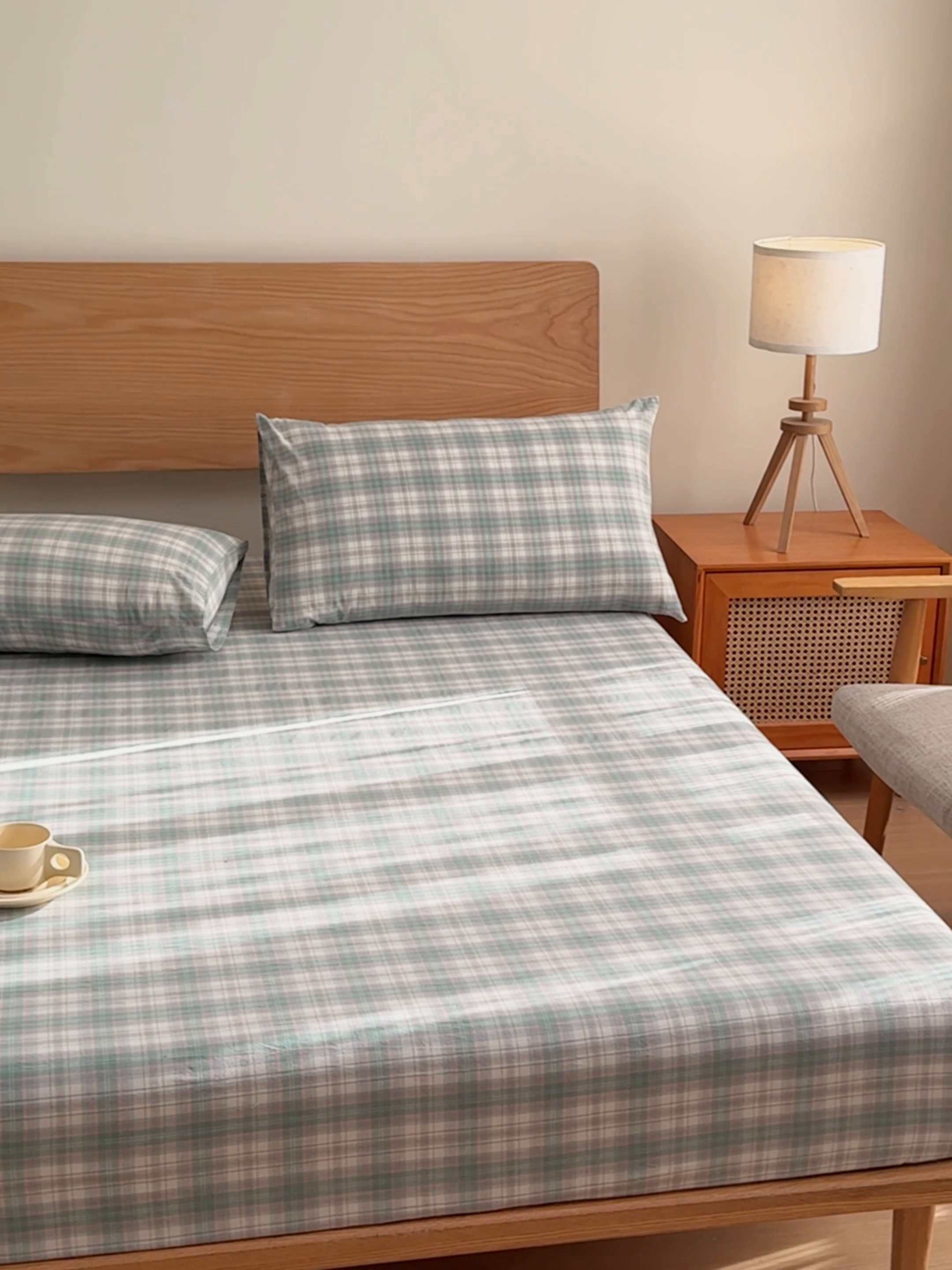 91家纺网 家纺一手货源 找家纺 2025新款简约款色织水洗棉单品床笠 可可绿