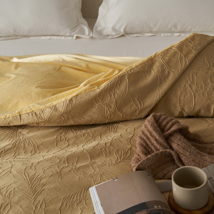 91家纺网 家纺一手货源 找家纺 2025春夏新品染色水洗大提花单品被套 小银勾-驼黄