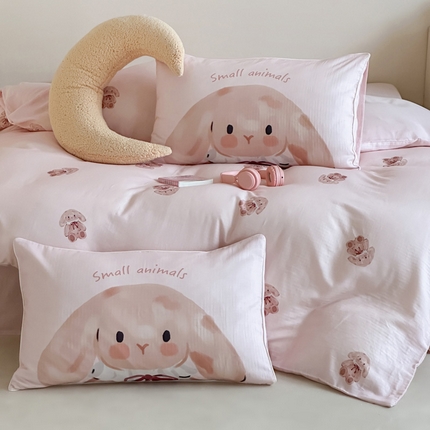 91家纺网 家纺一手货源 找家纺 （总）卡巴伦家纺 2025新款ins韩风A类双层纱数码印花四件套【全网控价(折后券后)不低于标准278/加大298/小号238元】