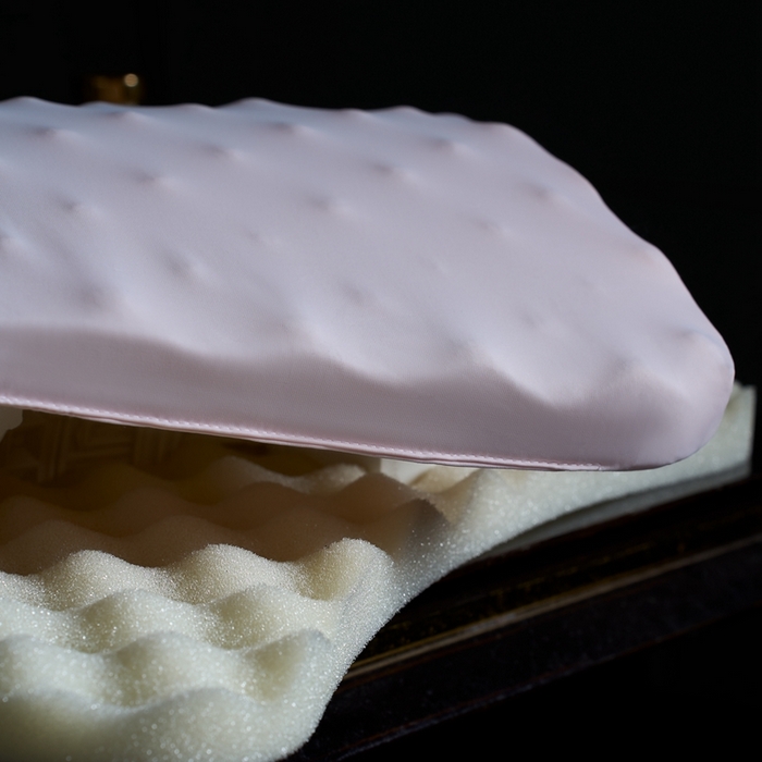 91家纺网 家纺一手货源 找家纺 （总）中胶硅胶 2025新款婴幼儿酒窝枕 硅胶枕