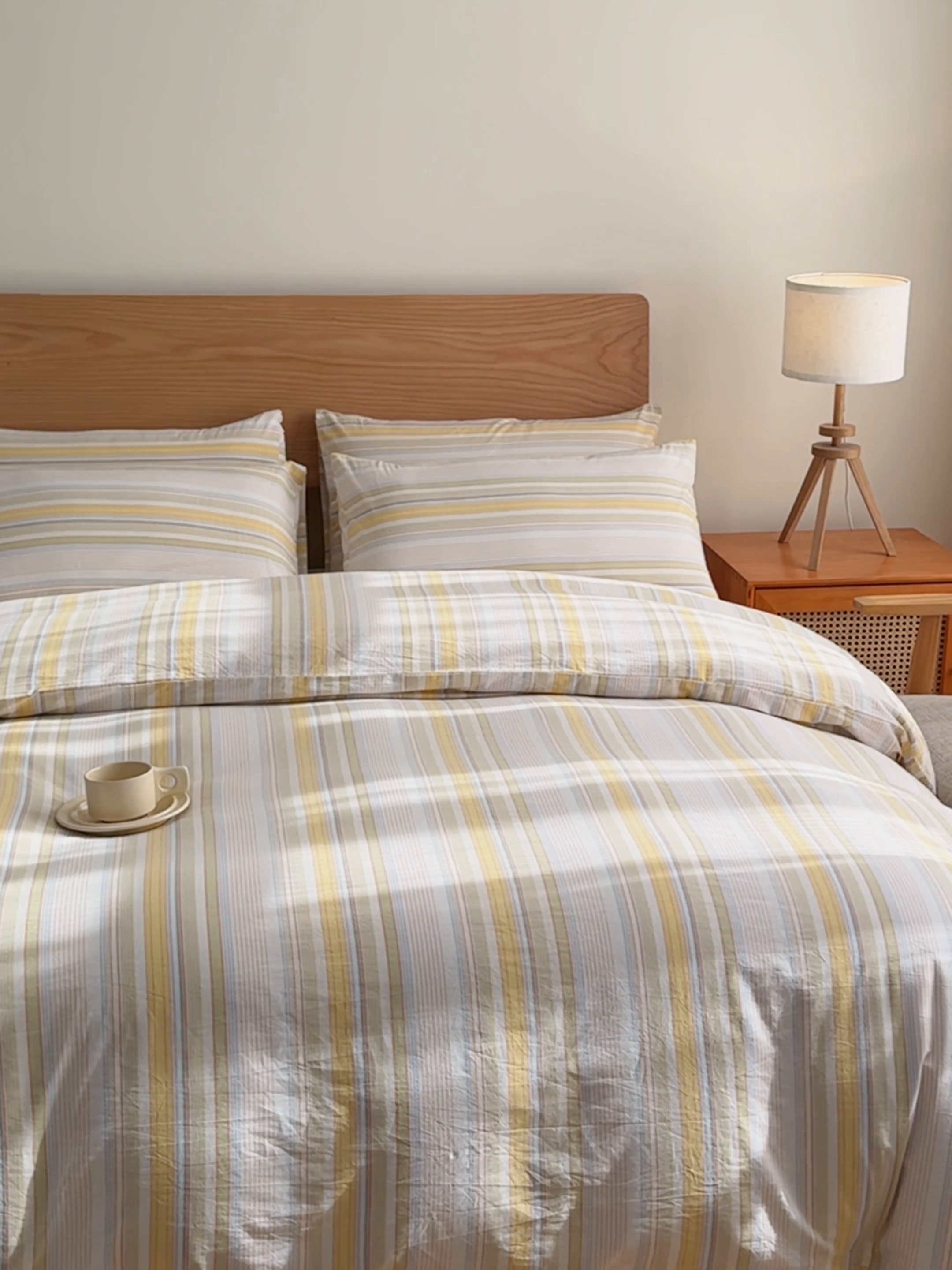 91家纺网 家纺一手货源 找家纺 2025新款简约款色织水洗棉四件套 沐妍黄