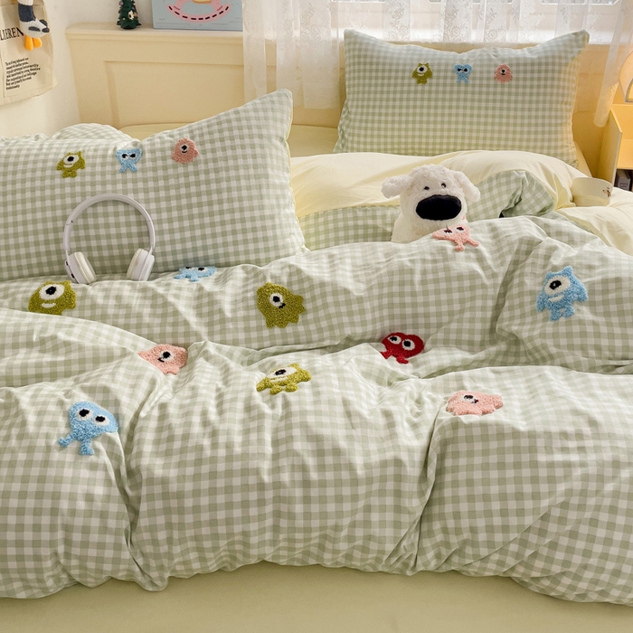 91家纺网 家纺一手货源 找家纺 梦之岛 2025新款多巴胺ins云朵棉小怪兽可爱毛巾绣四件套 格子小怪兽-黄绿