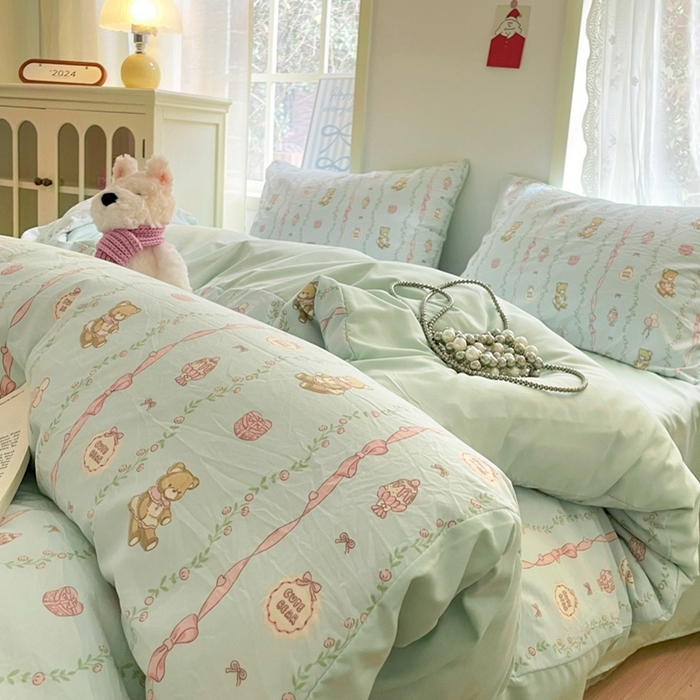 91家纺网 家纺一手货源 找家纺 雨帆家纺 2025新款水洗棉印花四件套 蛋糕熊绿