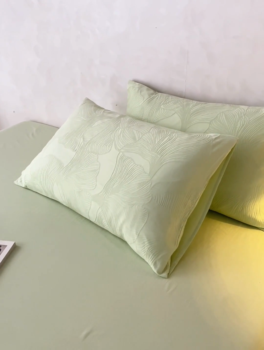 91家纺网 家纺一手货源 找家纺 2025春夏新品染色水洗大提花单品枕套 叶语-嫩绿