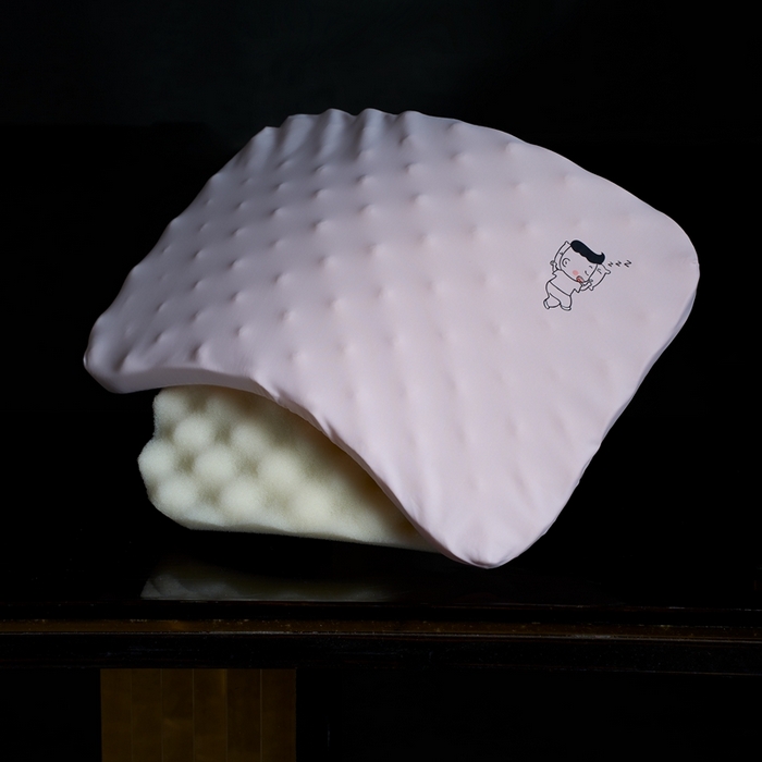 91家纺网 家纺一手货源 找家纺 （总）中胶硅胶 2025新款婴幼儿酒窝枕 硅胶枕