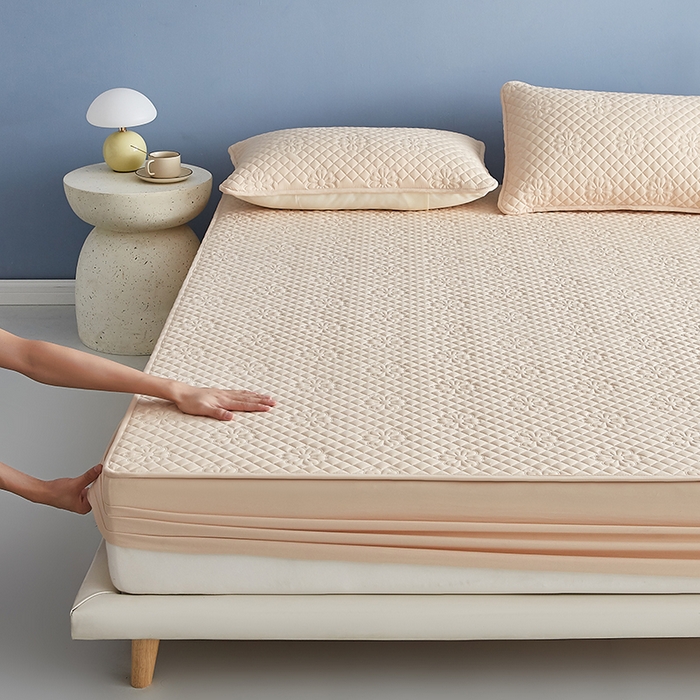 91家纺网 家纺一手货源 找家纺 盛眠家纺 2025新款水洗棉防水夹棉床笠-茉莉系列 Shein、速卖通，亚马逊、Temu床笠单件 跨境外贸 茉莉-卡其