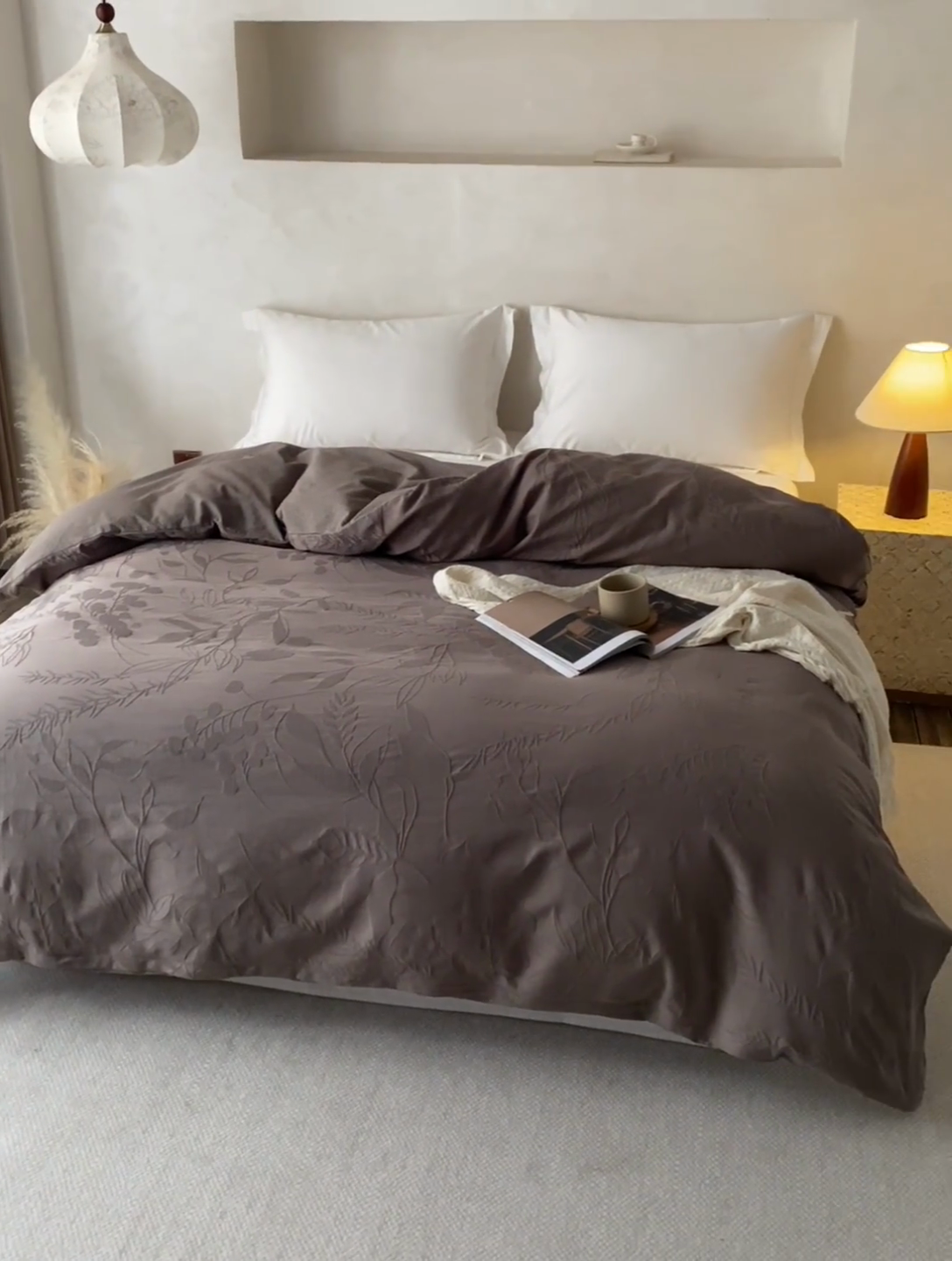 91家纺网 家纺一手货源 找家纺 2025春夏新品染色水洗大提花单品被套 叶影-浅灰