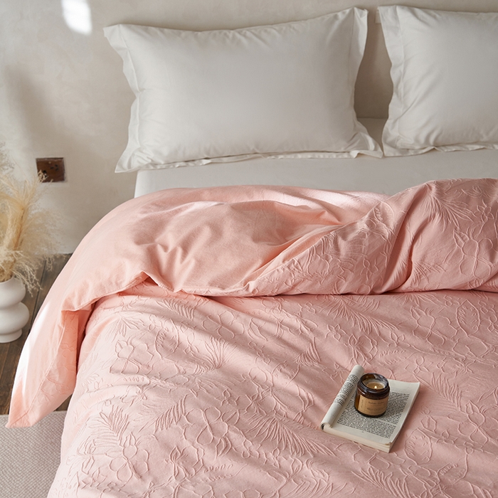 91家纺网 家纺一手货源 找家纺 2025春夏新品染色水洗大提花单品被套 小银勾-嫩粉